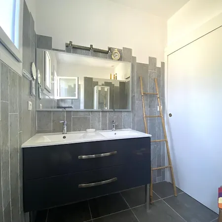 A 450m De La Plage, Jardin, Terrasse Et Parking, 6 Couchages - - Fr-1-539-51