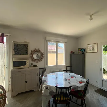 A 450m De La Plage, Jardin, Terrasse Et Parking, 6 Couchages - - Fr-1-539-51 Hébergement de vacances
