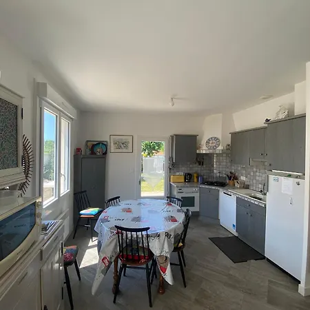 بيت للعطل A 450m De La Plage, Jardin, Terrasse Et Parking, 6 Couchages - - Fr-1-539-51 *